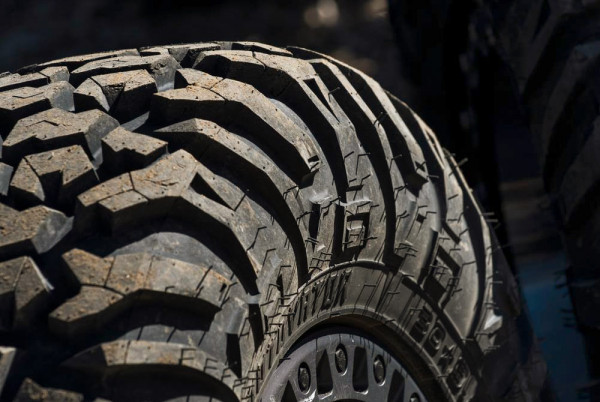 EFX Tires® MV-32-95-16 - MOTOVATOR Tire (32/9.5R16